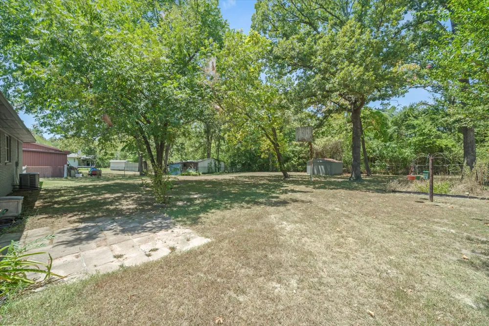 1207 Lakeside Drive Grand Saline, TX 75140