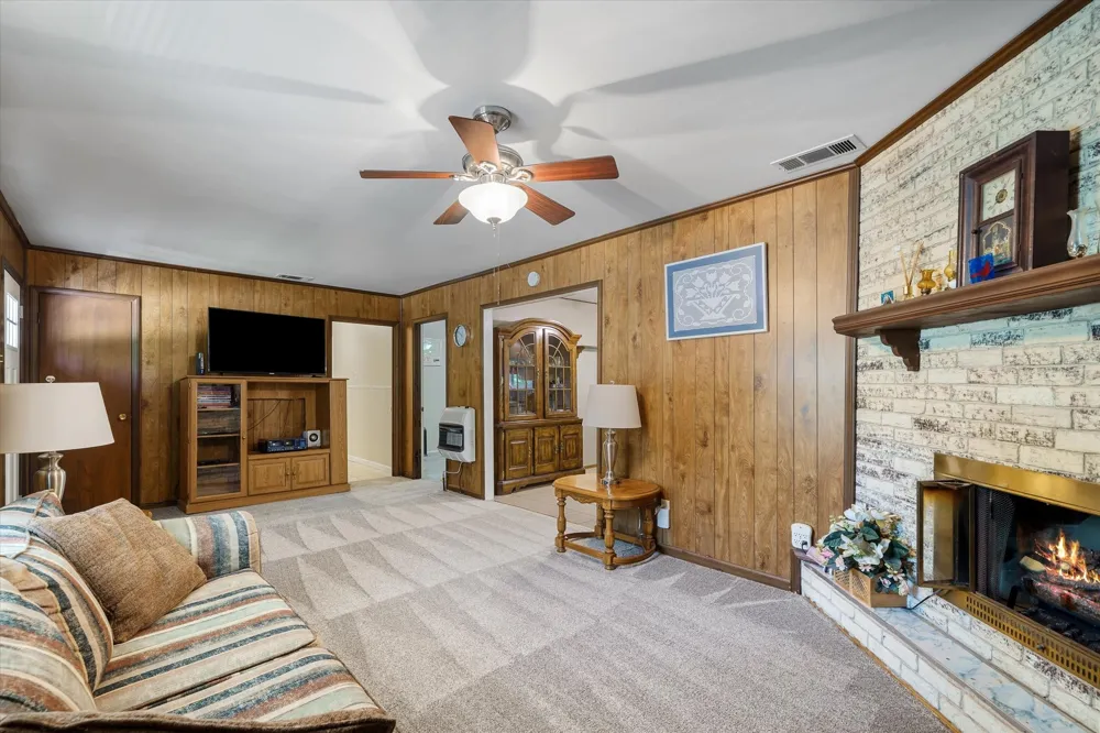 1207 Lakeside Drive Grand Saline, TX 75140