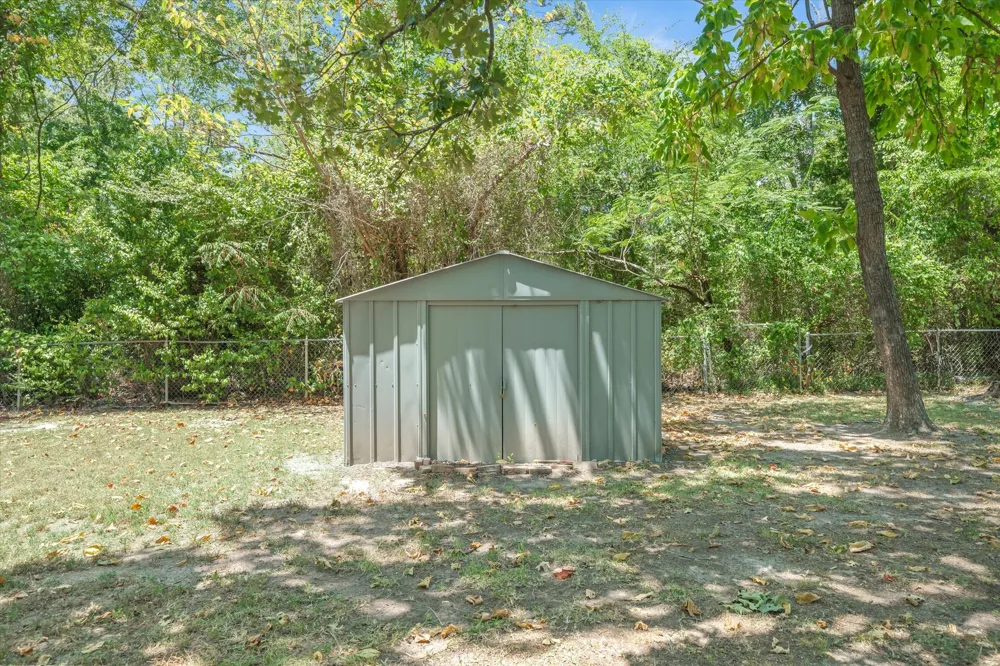 1207 Lakeside Drive Grand Saline, TX 75140