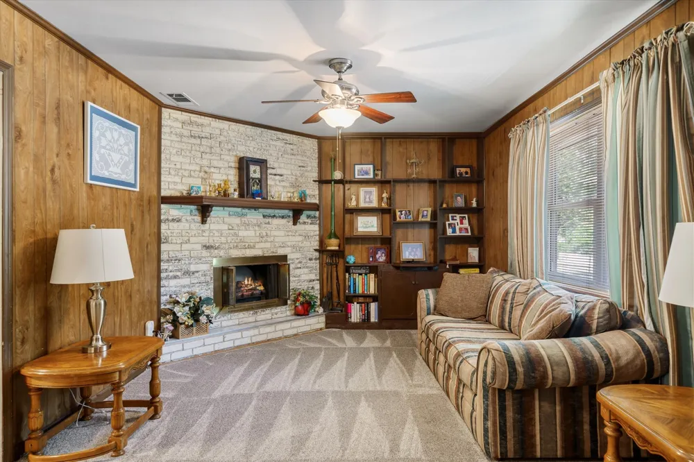 1207 Lakeside Drive Grand Saline, TX 75140