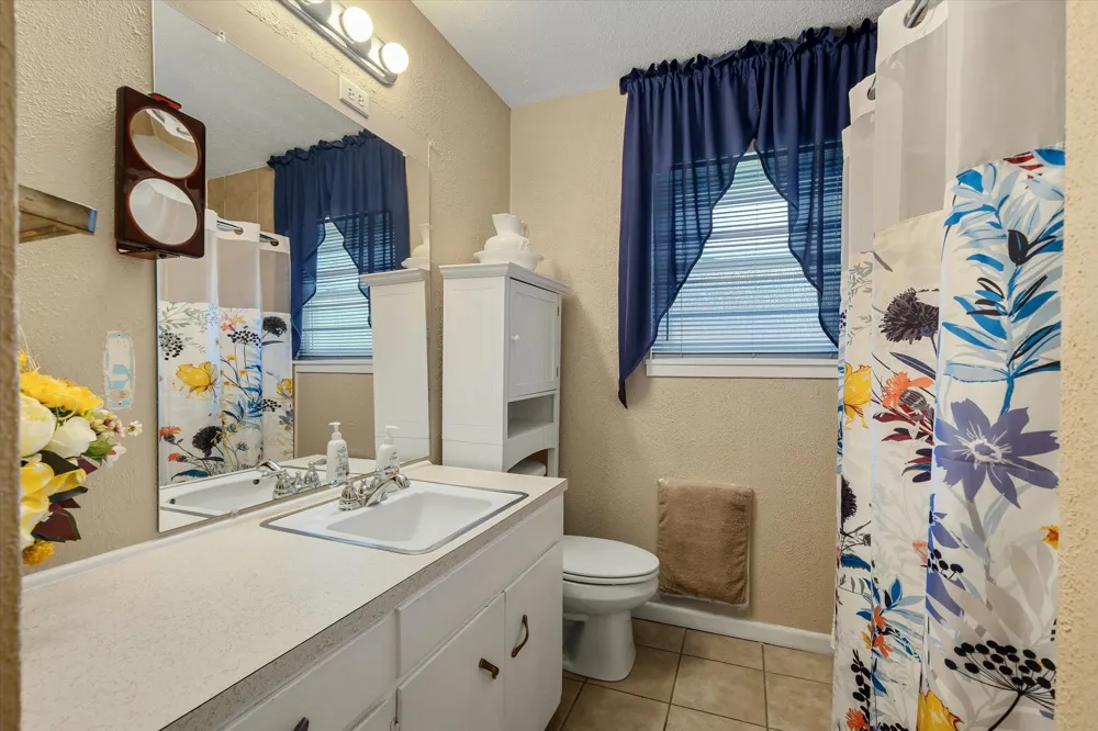 1207 Lakeside Drive Grand Saline, TX 75140