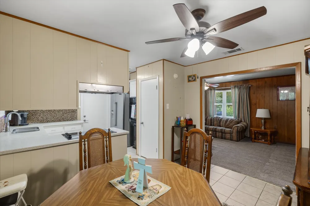 1207 Lakeside Drive Grand Saline, TX 75140