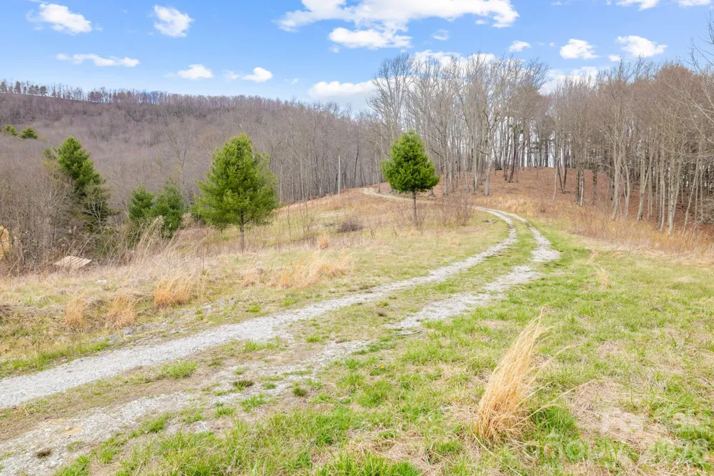 527 North Robinson Creek Road Glenville, NC 28736