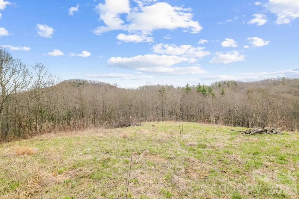527 North Robinson Creek Road Glenville, NC 28736