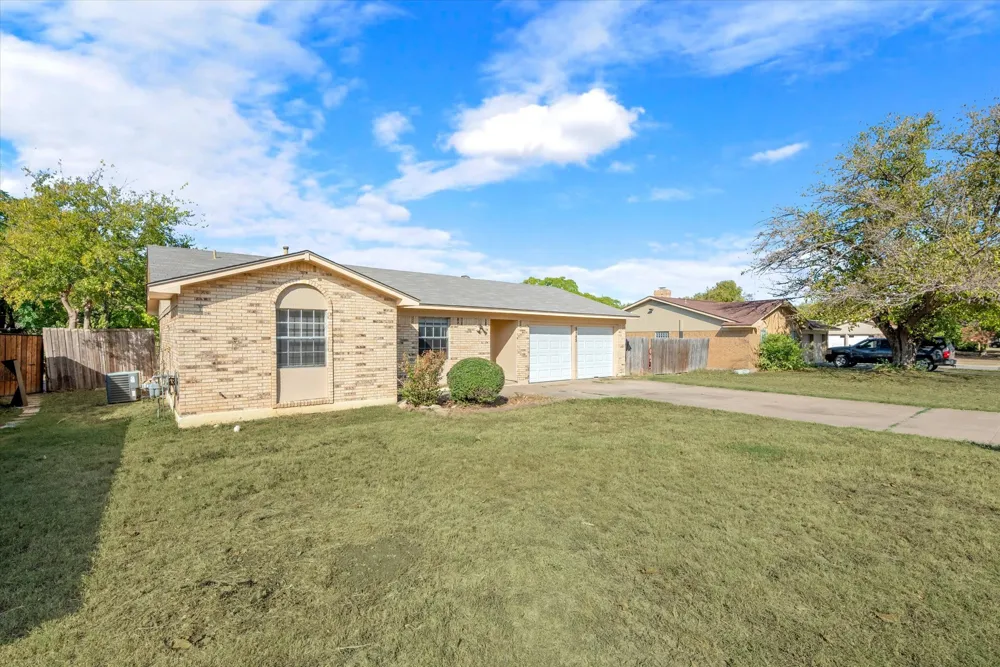 5945 Jackie Terrace Watauga, TX 76148