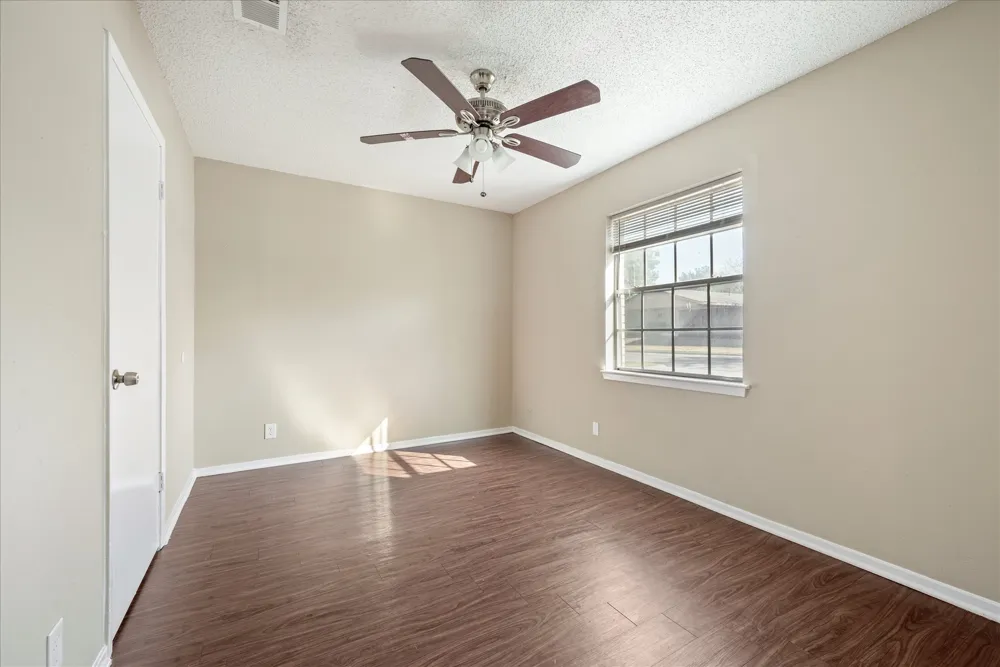 5945 Jackie Terrace Watauga, TX 76148