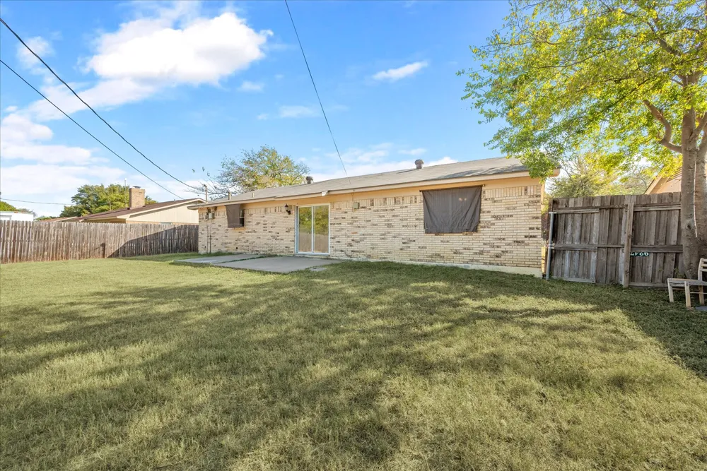 5945 Jackie Terrace Watauga, TX 76148