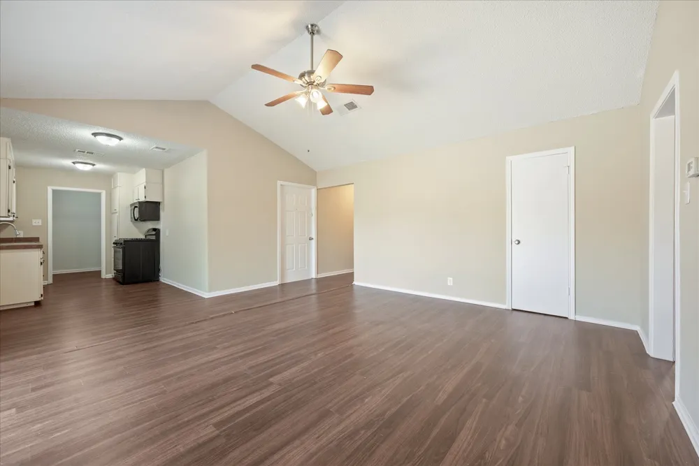 5945 Jackie Terrace Watauga, TX 76148