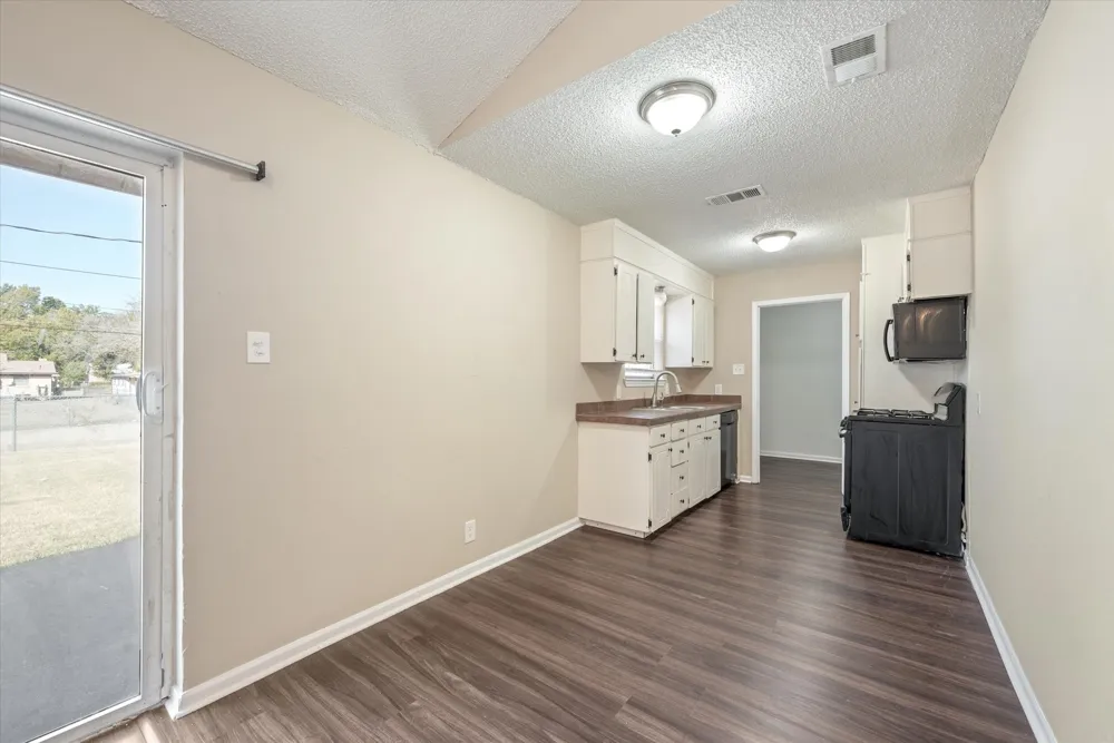 5945 Jackie Terrace Watauga, TX 76148