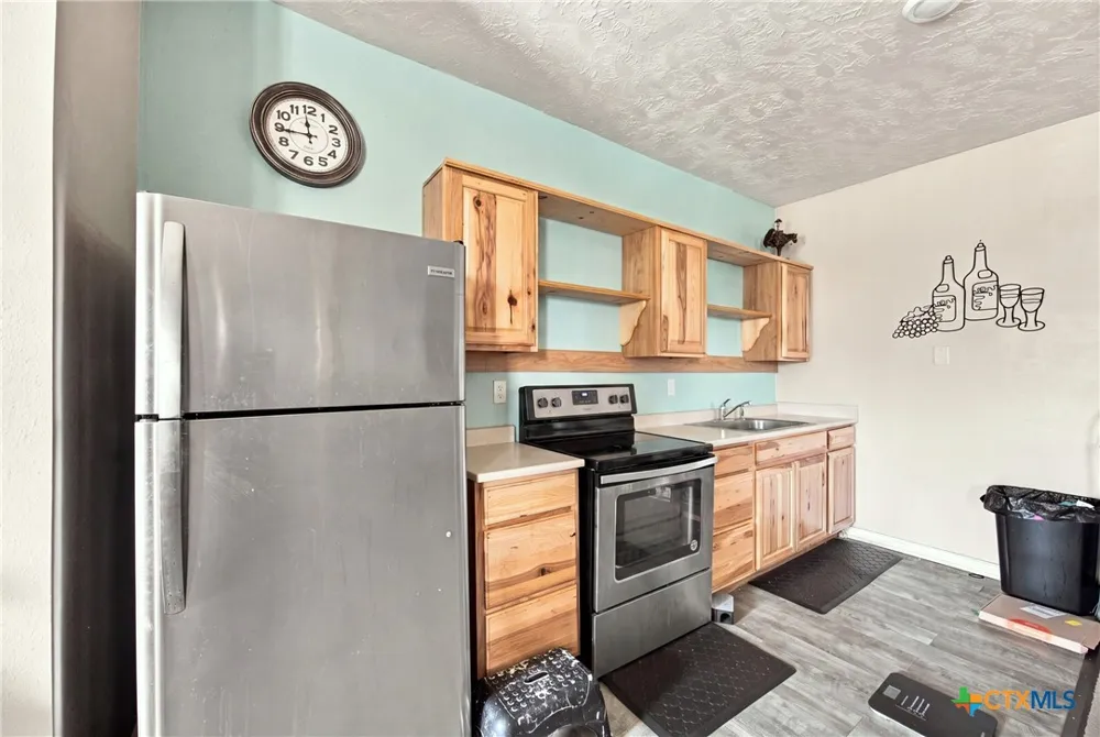 288 County Road 341 La Vernia, TX 78121