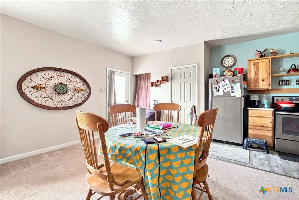 288 County Road 341 La Vernia, TX 78121