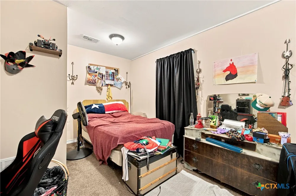 288 County Road 341 La Vernia, TX 78121
