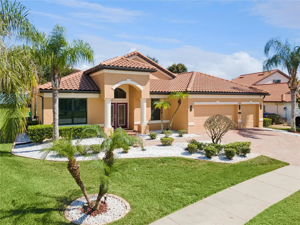 3943 SUNSET LAKE DRIVE Lakeland, FL 33810