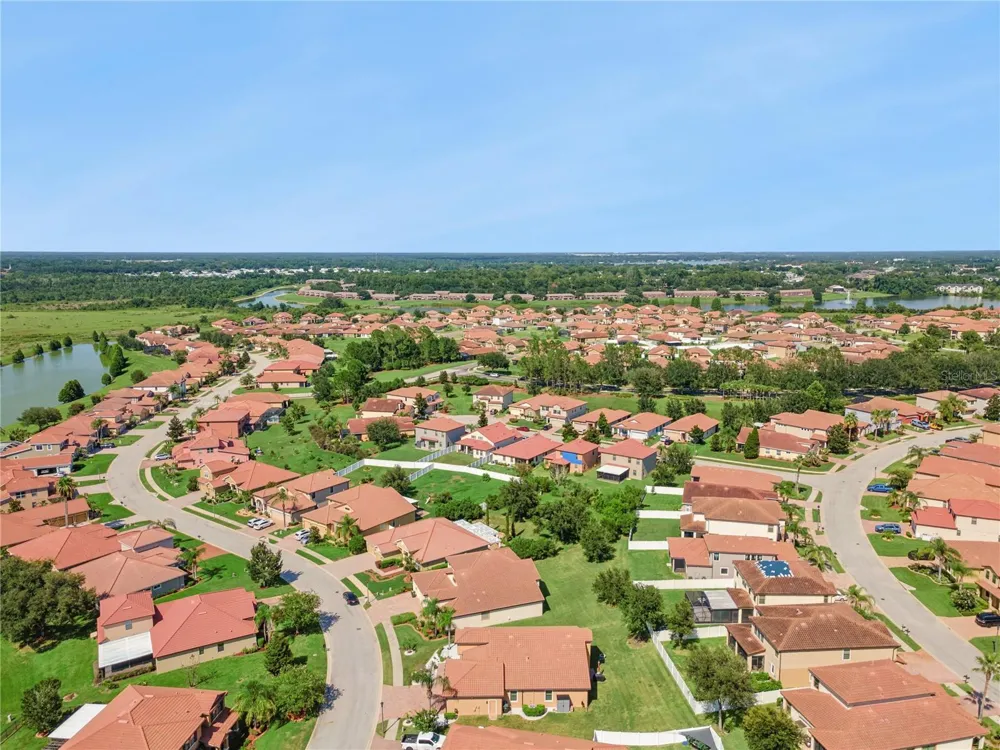 3943 SUNSET LAKE DRIVE Lakeland, FL 33810