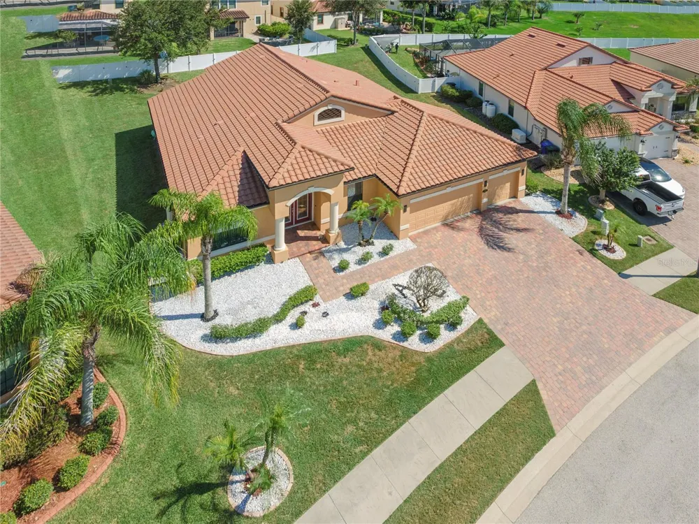 3943 SUNSET LAKE DRIVE Lakeland, FL 33810