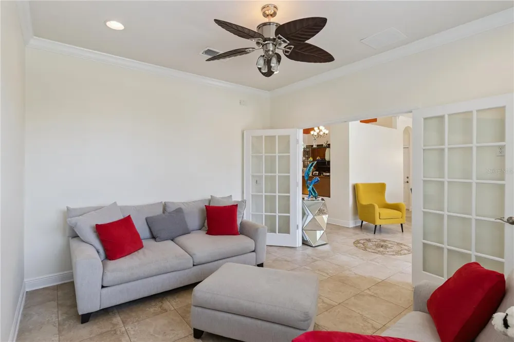 3943 SUNSET LAKE DRIVE Lakeland, FL 33810