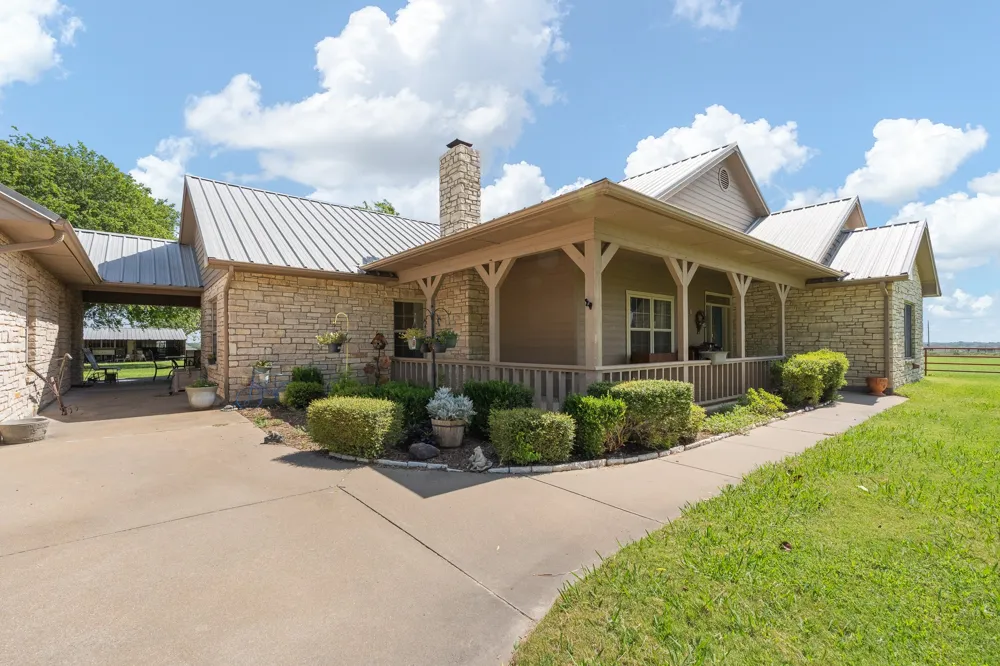 8648 County Road 1128 Godley, TX 76044