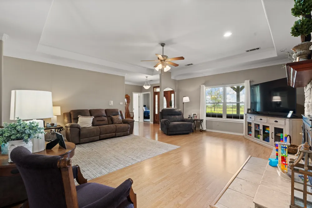 8648 County Road 1128 Godley, TX 76044