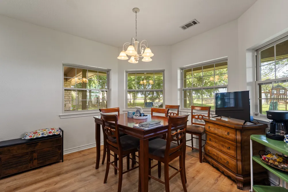 8648 County Road 1128 Godley, TX 76044