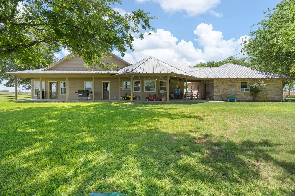 8648 County Road 1128 Godley, TX 76044