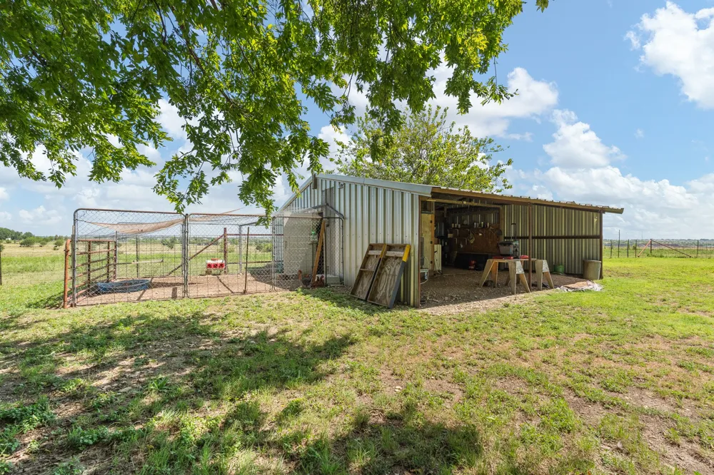 8648 County Road 1128 Godley, TX 76044