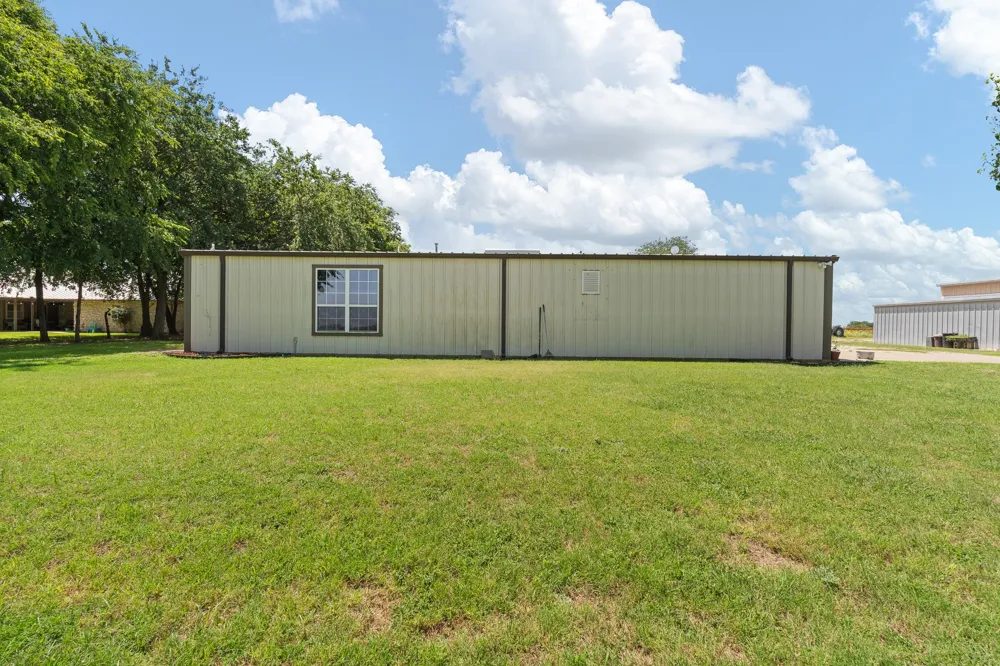 8648 County Road 1128 Godley, TX 76044