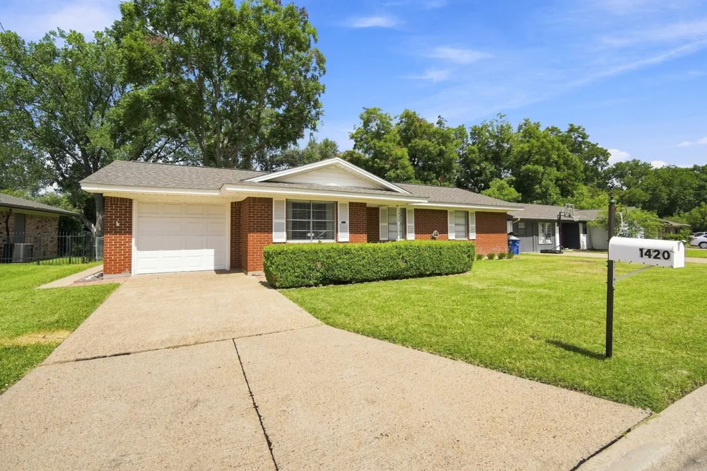1420 Austin Drive Ennis, TX 75119