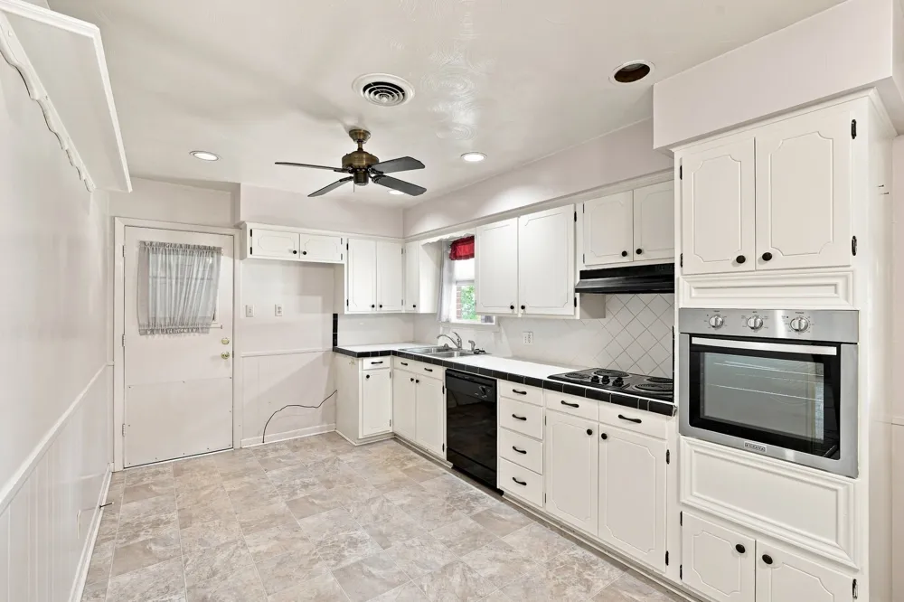 1420 Austin Drive Ennis, TX 75119