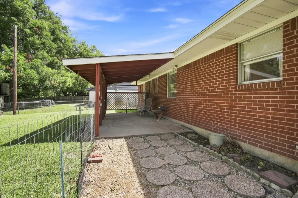 1420 Austin Drive Ennis, TX 75119