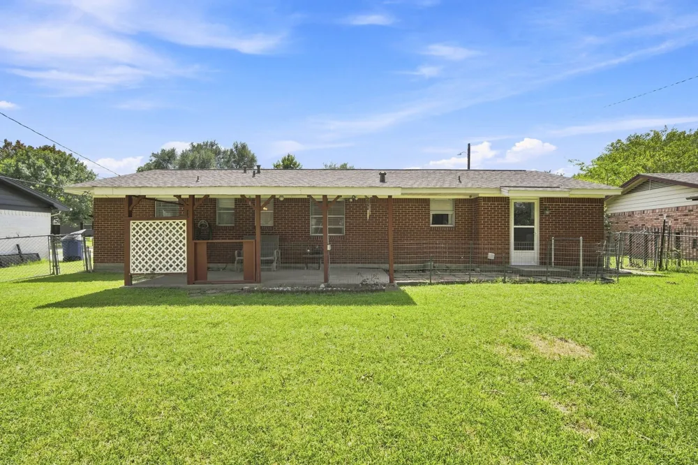 1420 Austin Drive Ennis, TX 75119