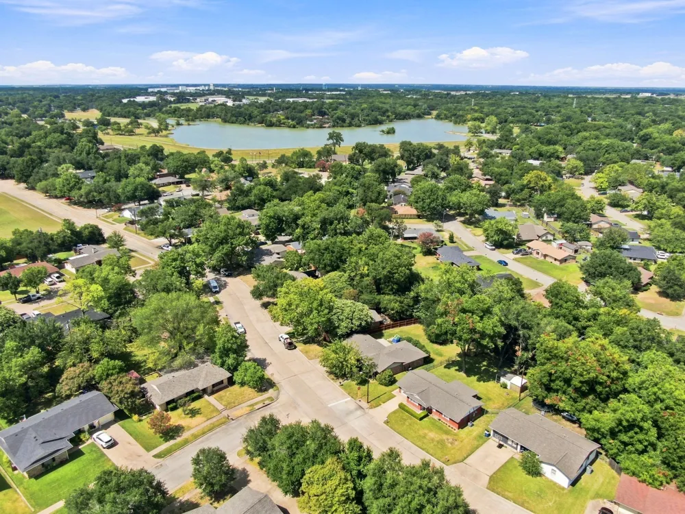 1420 Austin Drive Ennis, TX 75119