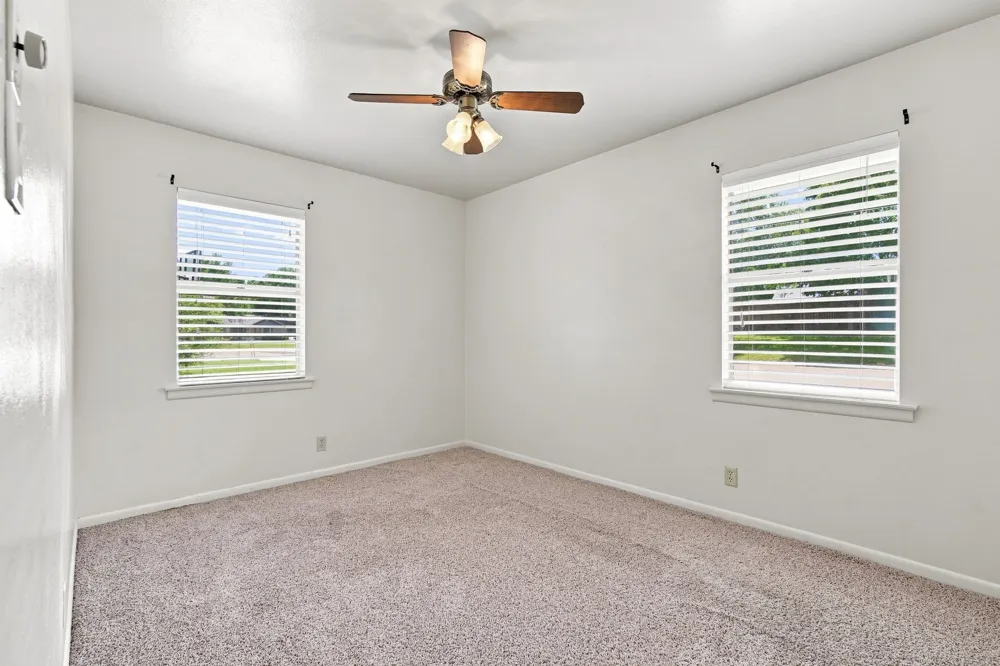 1420 Austin Drive Ennis, TX 75119