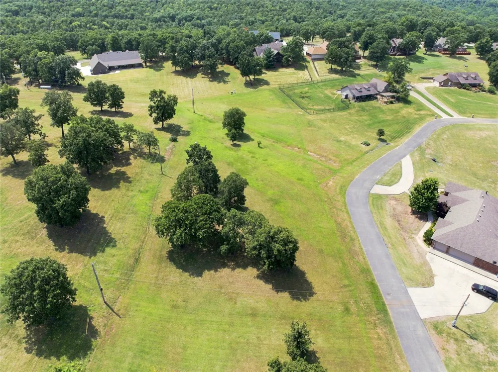 957 ROAD Vian, OK 74962