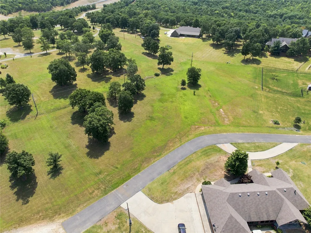 957 ROAD Vian, OK 74962