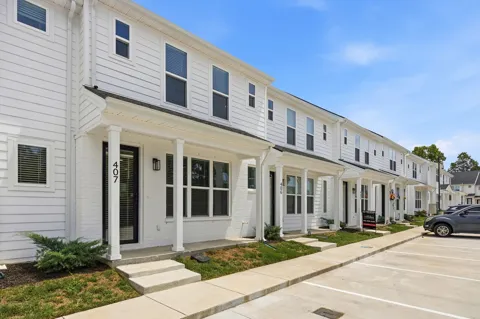 407 Curtis Hilton Way