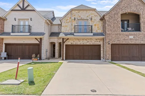325 Featherstone Trail