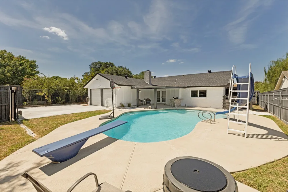 2150 Richwood Drive Garland, TX 75044