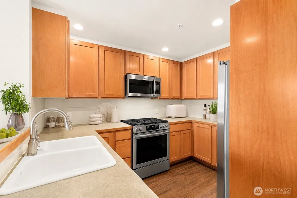 2607 Western Avenue #452 Seattle, WA 98121