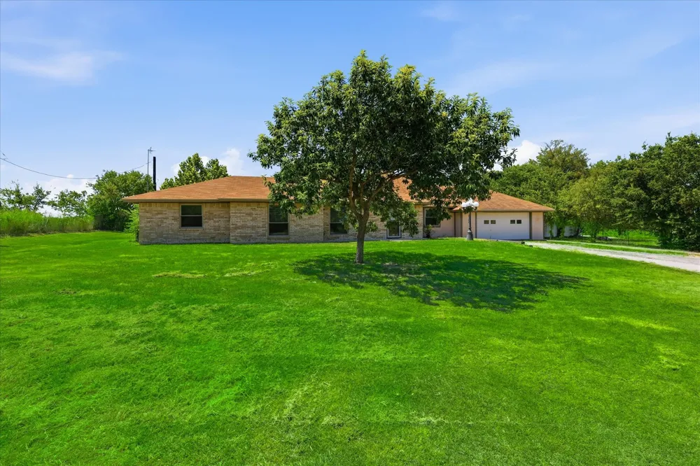 8766 Webb Road Ponder, TX 76259