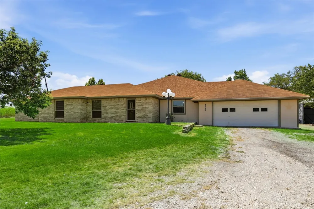 8766 Webb Road Ponder, TX 76259