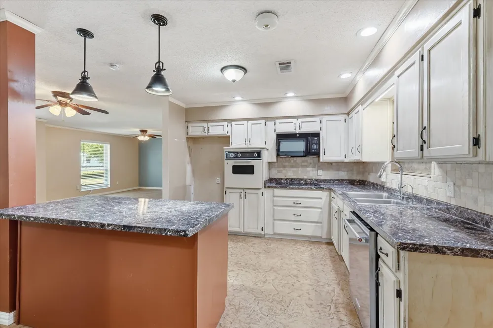 8766 Webb Road Ponder, TX 76259