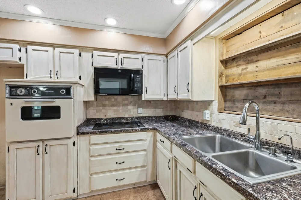 8766 Webb Road Ponder, TX 76259