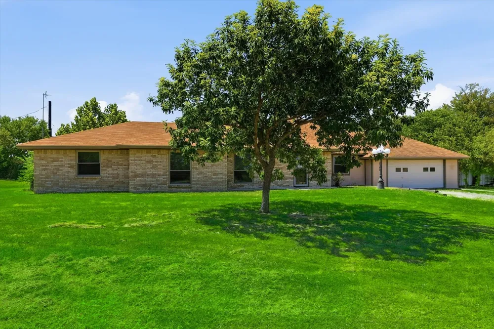 8766 Webb Road Ponder, TX 76259