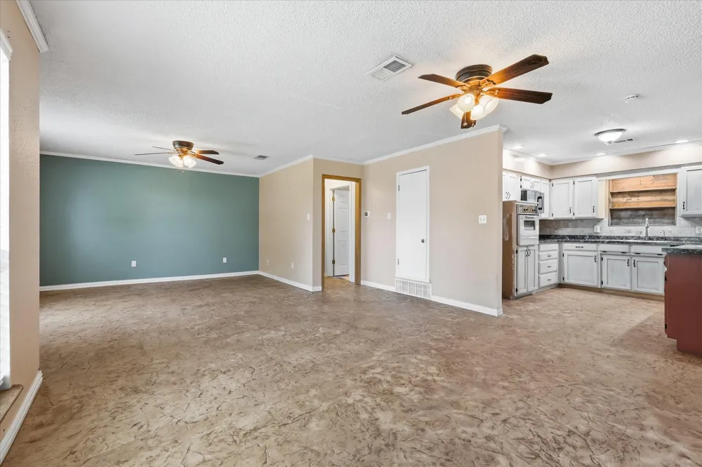 8766 Webb Road Ponder, TX 76259