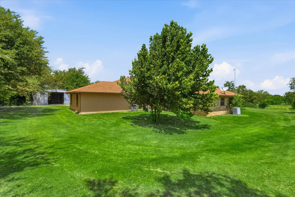 8766 Webb Road Ponder, TX 76259