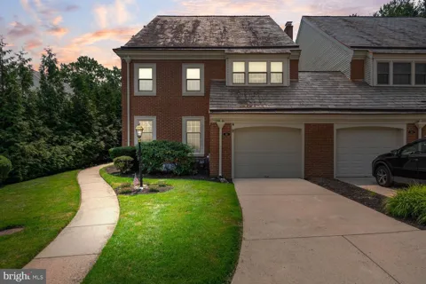 181 FOXWOOD DRIVE