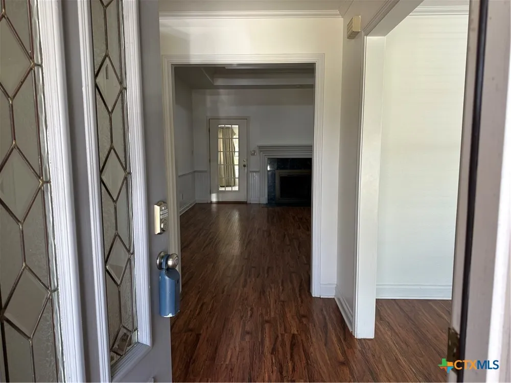 8221 Mountain Drive Salado, TX 76571