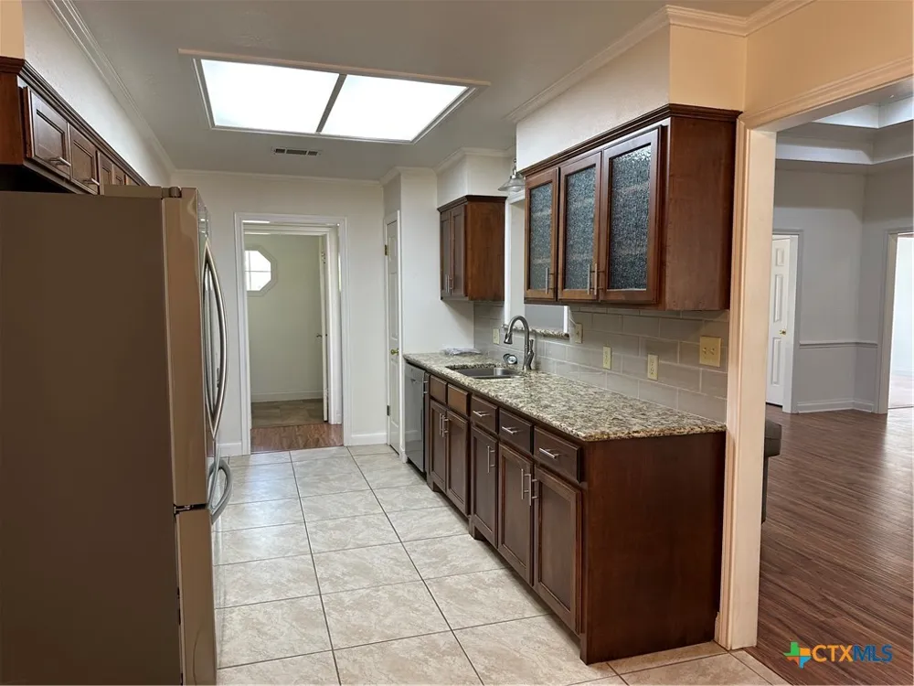 8221 Mountain Drive Salado, TX 76571
