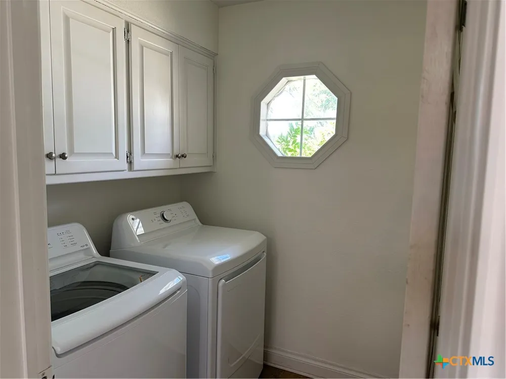 8221 Mountain Drive Salado, TX 76571