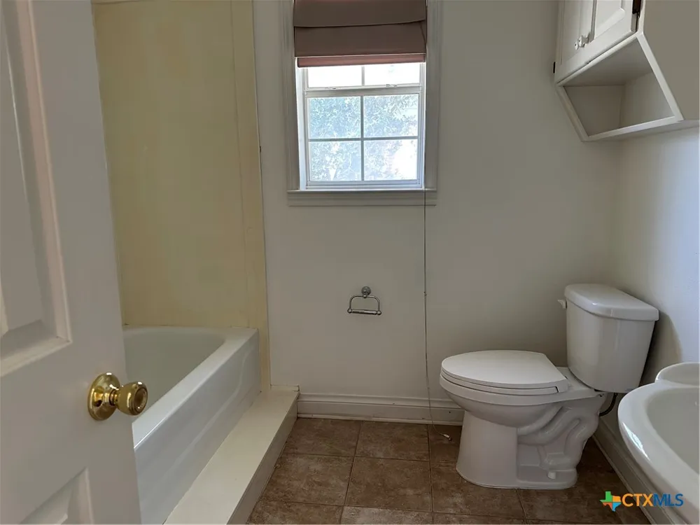 8221 Mountain Drive Salado, TX 76571